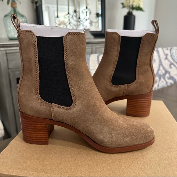 NWT Steve Madden Rhiannon Chelsea Boot Women’s Size 6 Cognac Brown Suede - Picture 4 of 12